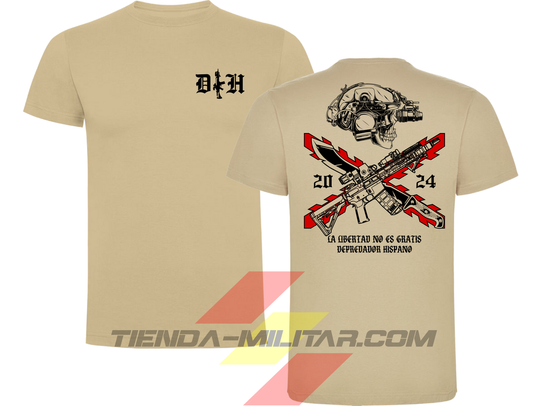 Camiseta táctica de ALGODÓN premium, color ARENA de la marca Depredador Hispano. En el pecho lleva un logotipo con con las iniciales (DH) y un fusil de asalto G36 en vertical. En la espalda la frase “LA LIBERTAD NO ES GRATIS”. Ropa militar de alto rendimiento con diseño reivindicativo de poder hispano.