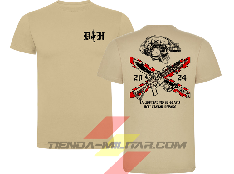 Camiseta táctica de ALGODÓN premium, color ARENA de la marca Depredador Hispano. En el pecho lleva un logotipo con con las iniciales (DH) y un fusil de asalto G36 en vertical. En la espalda la frase “LA LIBERTAD NO ES GRATIS”. Ropa militar de alto rendimiento con diseño reivindicativo de poder hispano.