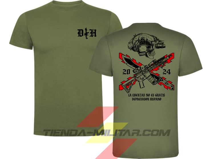 Camiseta táctica de ALGODÓN premium, color VERDE MILITAR de la marca Depredador Hispano. En el pecho lleva un logotipo con con las iniciales (DH) y un fusil de asalto G36 en vertical. En la espalda la frase “LA LIBERTAD NO ES GRATIS”. Ropa militar de alto rendimiento con diseño reivindicativo de poder hispano.