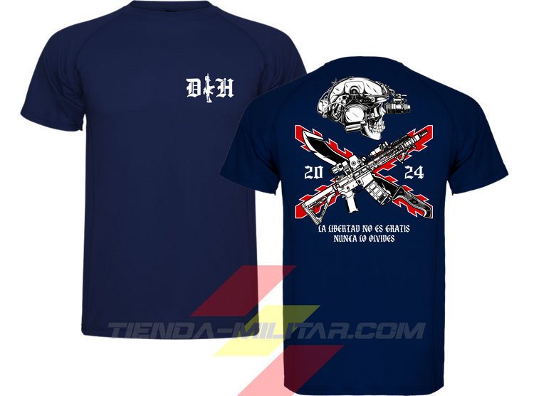 Camiseta táctica de POLIÉSTER, color AZUL MARINO de la marca Depredador Hispano. En el pecho lleva un logotipo con con las iniciales (DH) y un fusil de asalto G36 en vertical. En la espalda la frase “LA LIBERTAD NO ES GRATIS”. Ropa militar de alto rendimiento con diseño reivindicativo de poder hispano.