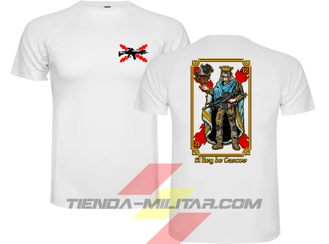 "Camisetas tácticas Depredador Hispano en color blanco, con diseño del Rey de Cascos inspirado en la baraja española, ideales para entrenamiento o uso diario. Tejido técnico transpirable con mensaje de liderazgo hispano."
