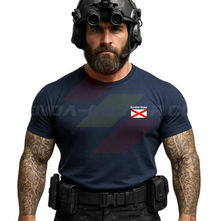 Parte DELANTERA de un SOLDADO con una  Camiseta ALGODÓN PREMIUM en color AZUL MARINO de Depredador Hispano con la bandera de la Cruz de Borgoña y el mapa mundial con el Imperio Español, Donde Nunca se Ponía el Sol.