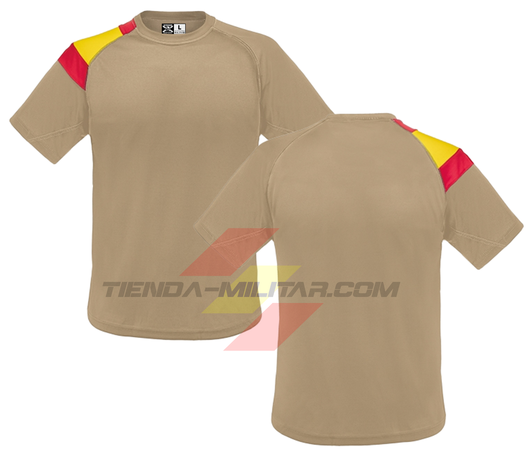 Camiseta técnica militar personalizada color arena con bandera de España bordada en el hombro