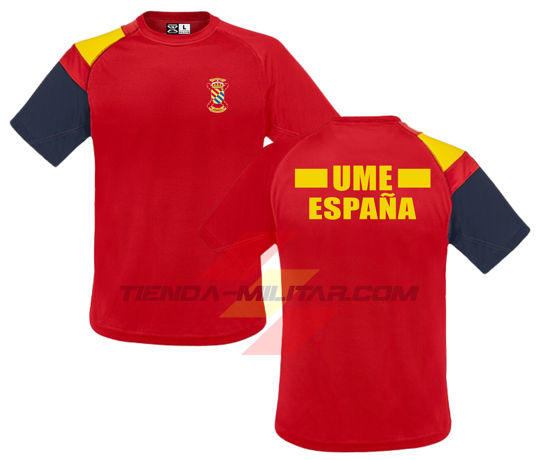 Camiseta técnica militar UME color rojo con escudo UME en el pecho, panel bicolor de la bandera de España en el hombro y texto UME España en la espalda