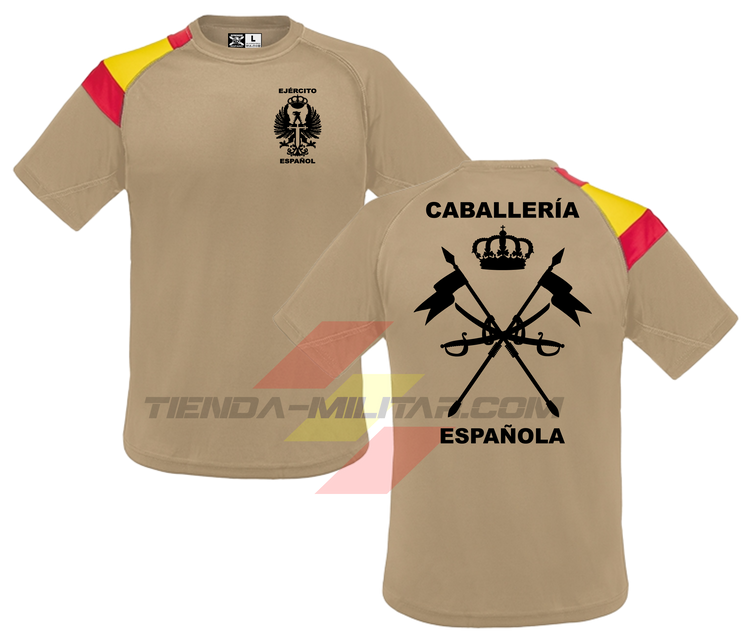 Camiseta técnica Caballería Española color Arena Oscuro con bandera de España integrada en el hombro y logo en negro (versión monocromática)