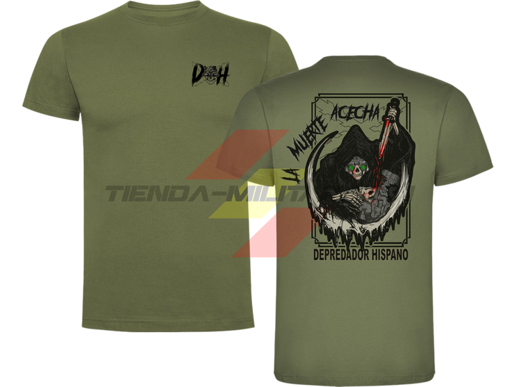 Camiseta ALGODÓN en color VERDE MILITAR de Depredador Hispano con logo D✠H en el pecho y diseño trasero “La Muerte Acechando con un machete ensangrentado”.