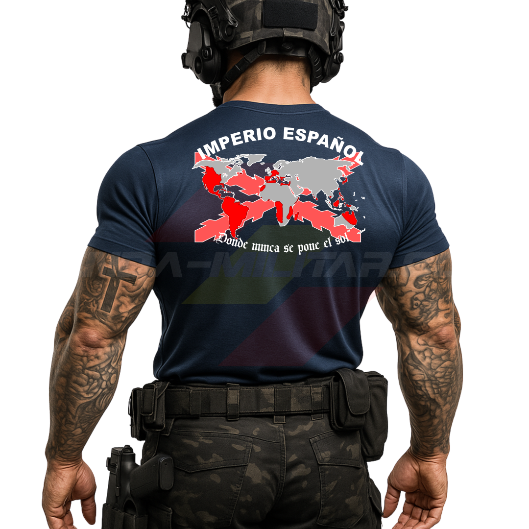 Parte TRASERA de un SOLDADO con una  Camiseta ALGODÓN PREMIUM en color AZUL MARINO de Depredador Hispano con la bandera de la Cruz de Borgoña y el mapa mundial con el Imperio Español, Donde Nunca se Ponía el Sol.