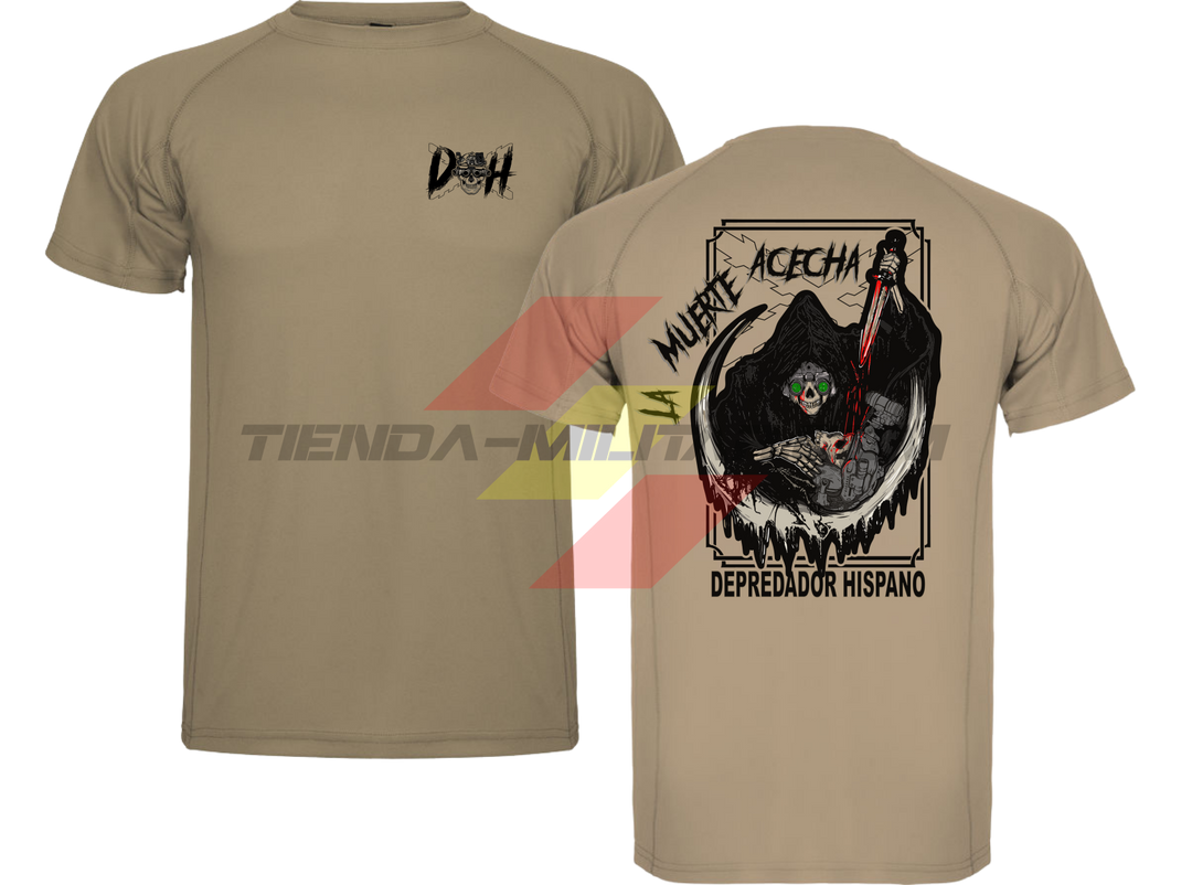Camiseta TECNICA en color ARENA OSCURO de Depredador Hispano con logo D✠H en el pecho y diseño trasero “La Muerte Acechando con un machete ensangrentado”.