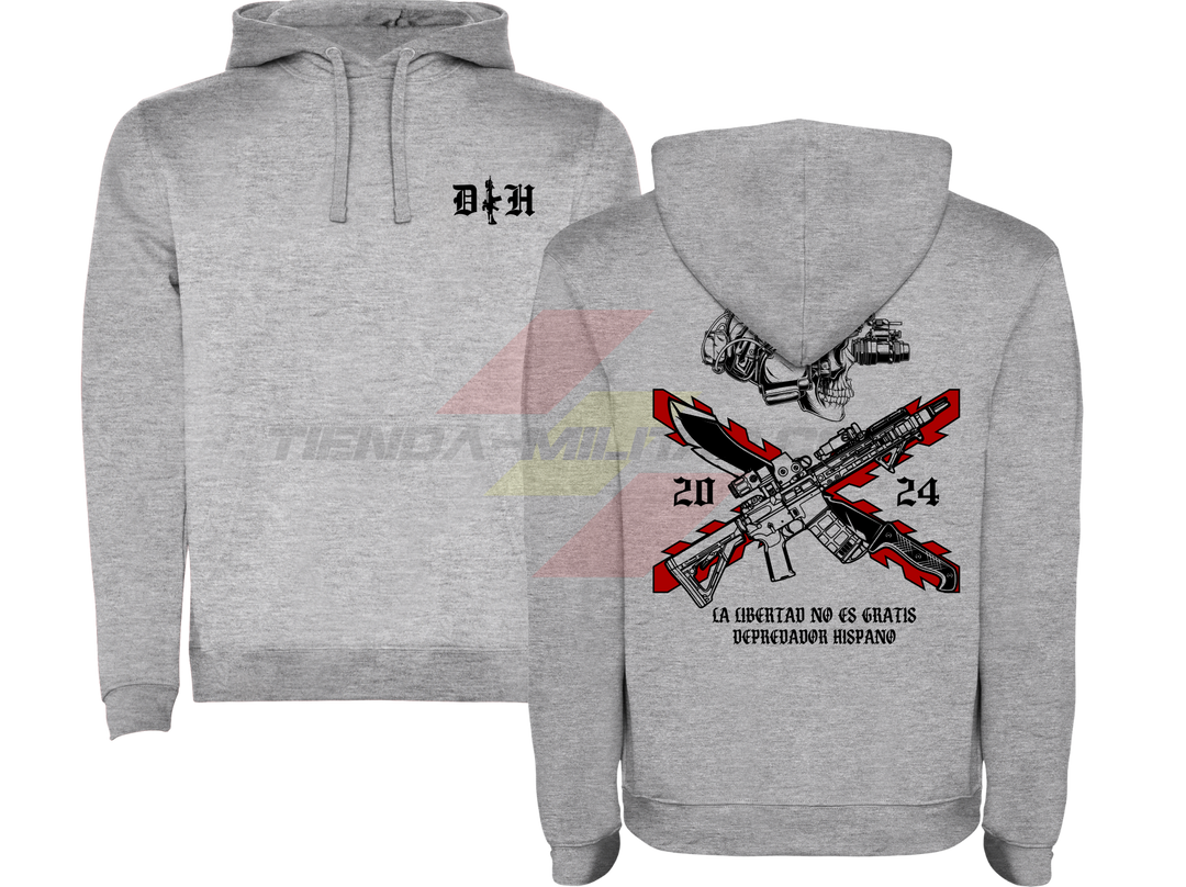 SUDADERA ALGODÓN PREMIUM en color GRIS VIGORE de Depredador Hispano.

En su parte DELANTERA las iniciales de Depredador Hispano y un fusil táctico en posición vertical.

En la parte TRASERA la bandera de la Cruz de Borgoña, casco y fusil táctico moderno y machete, y el lema de:
La Libertad No es Gratis.