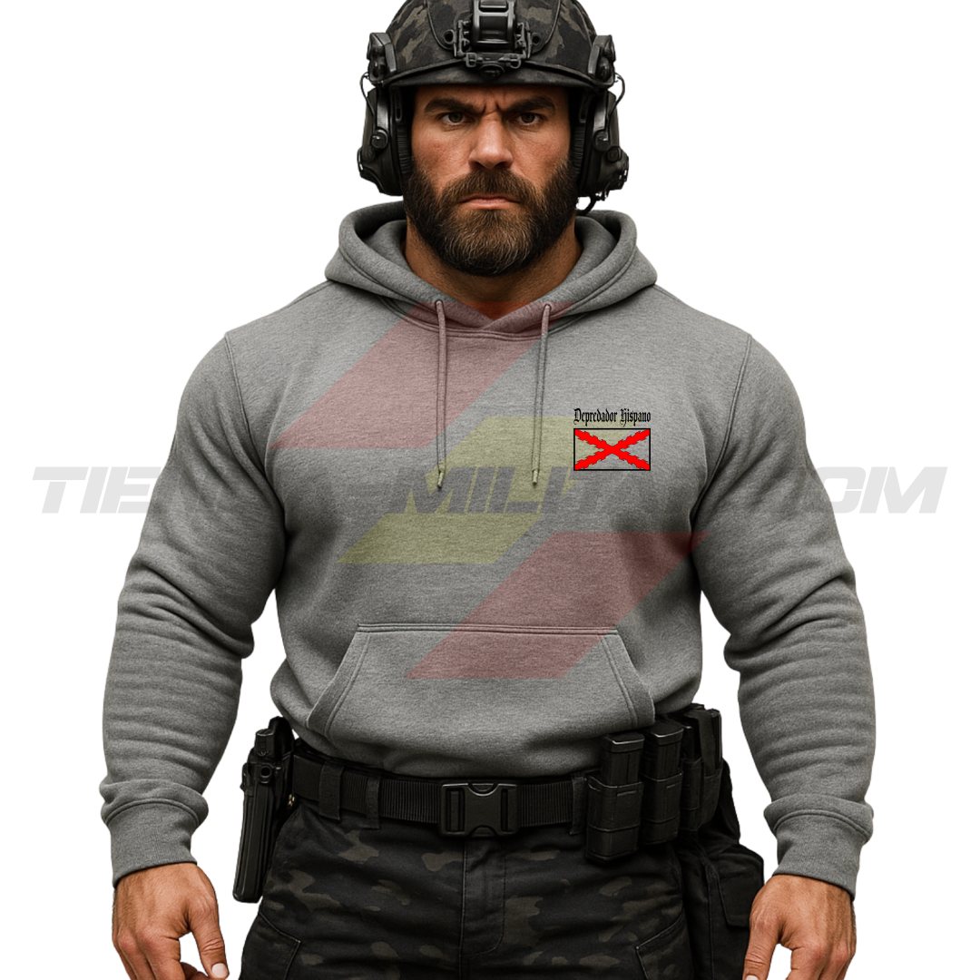 Parte DELANTERA de un Guerrero Hispano moderno con una sudadera hecha en ALGODÓN PREMIUM en color GRIS VIGORE de Depredador Hispano con la bandera de la Cruz de Borgoña.