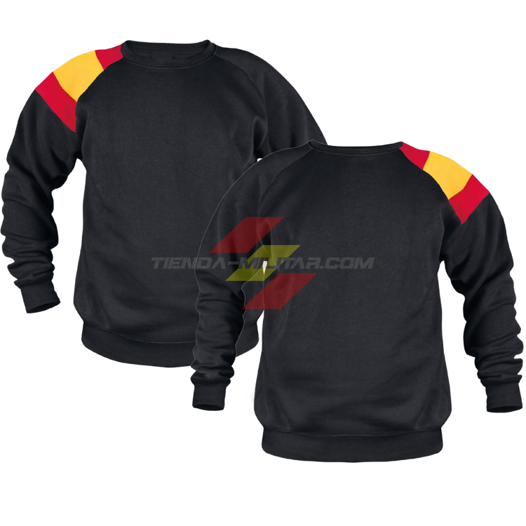 Sudadera militar personalizada negra con bandera de España bordada en el hombro, vista delantera y trasera