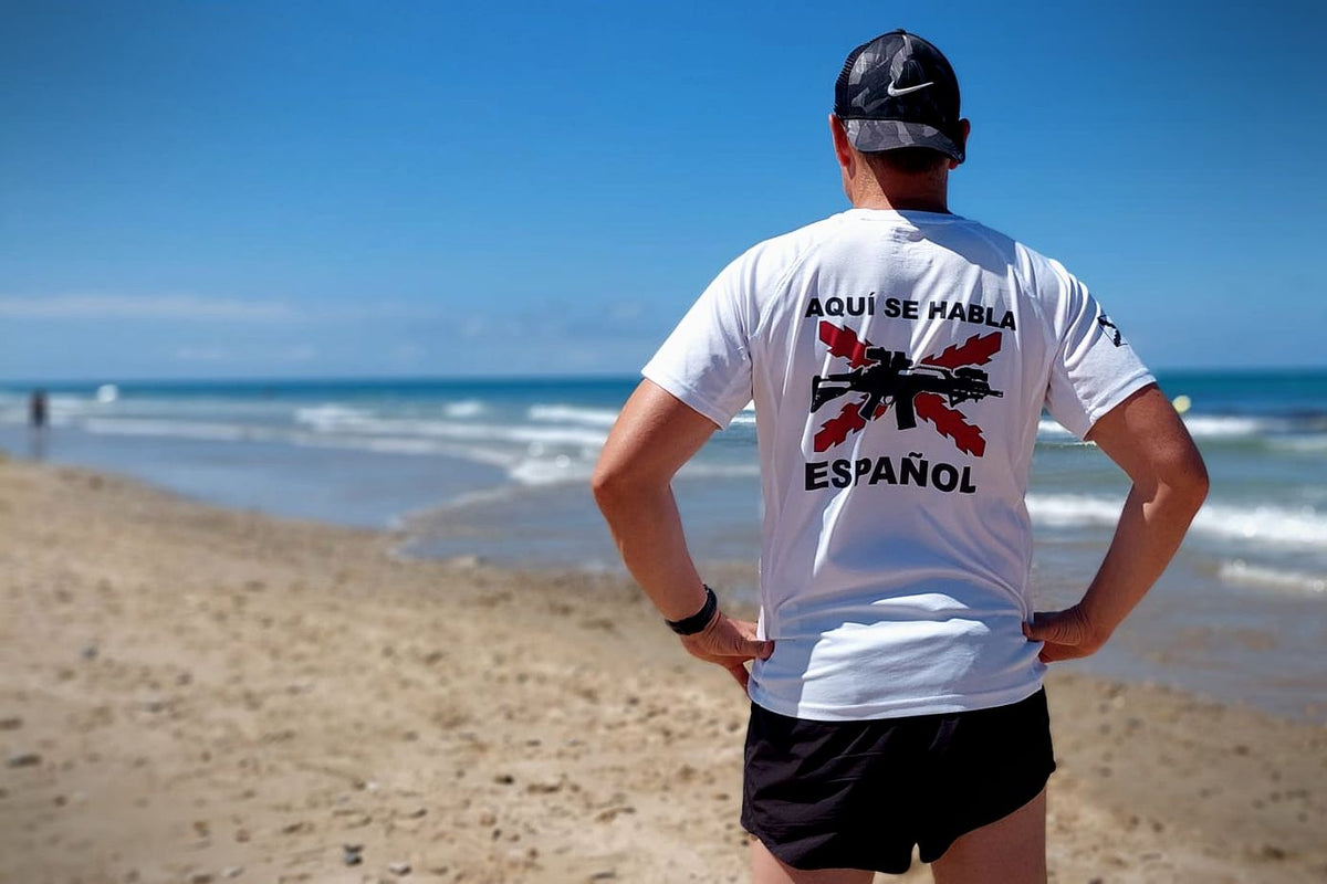 Camiseta técnica Depredador Hispano Aquí se habla español en la playa